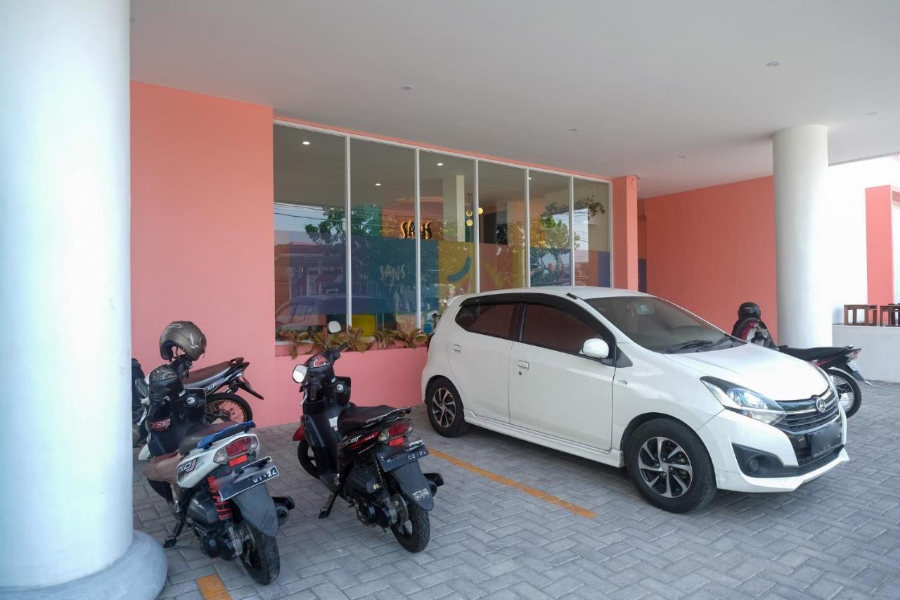 Sans Hotel Aurum Majapahit Semarang Kültér fotó